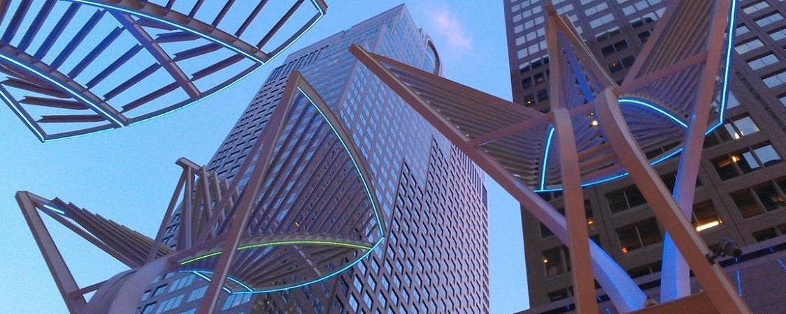 art-sculpture-in-front-of skyscraper art-sculpture-in-front-of skyscraper