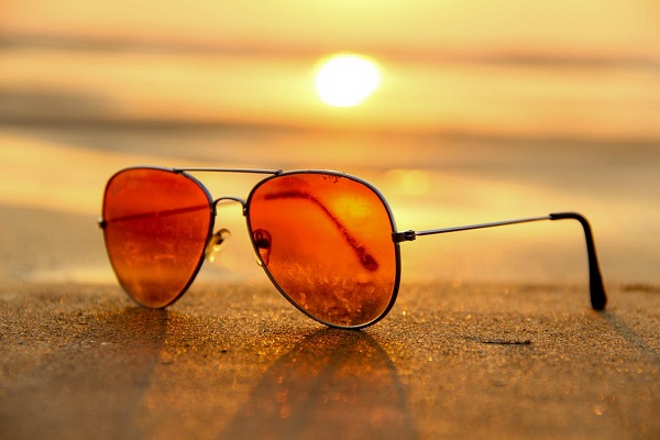 sunglasses-lying-on-beach